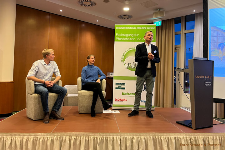 Philipp Pavel und Sandra Auffarth, Dr. Werner Schade (v.l.n.r.)