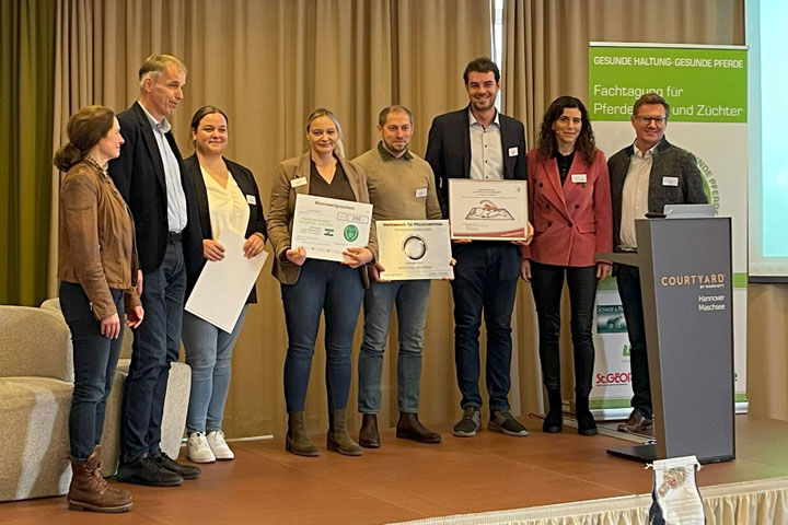 Aktivstall Jentgens: Petra Mehn (Jury), Torsten Hinrichs (HIT Aktivstall), Michelle Klaus (Olimond BB), Silke Klaus, Rene Jentgens (Aktivstall Jentgens), Dr. Christa Finkler-Schade (Schade & Partner), Dr. Marc Lämmer (Jury)(v.l.n.r.)